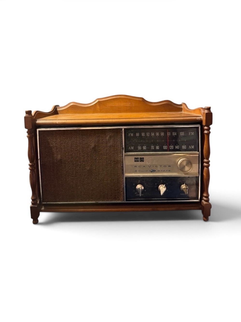 Vintage~1960s~RCA Victor Solid State AM/FM Table Radio~Model RHC37L~Maple Finish